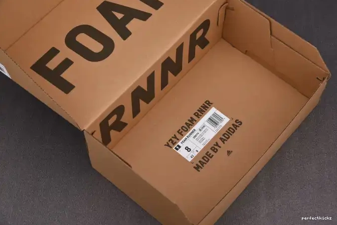 RNNR Cream MX Clay Foam Yeezy Adidas GX8774 0525